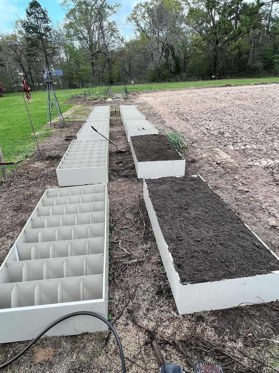 15 Oddly Creative Raised Garden Beds Ideas - The Ultimate Homestead